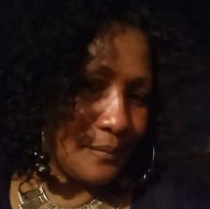 Meet your Posher, Deedee